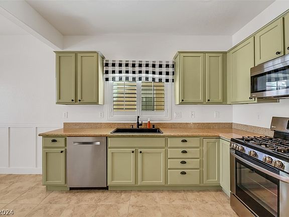 4th image of 7661 Fieldfare Dr