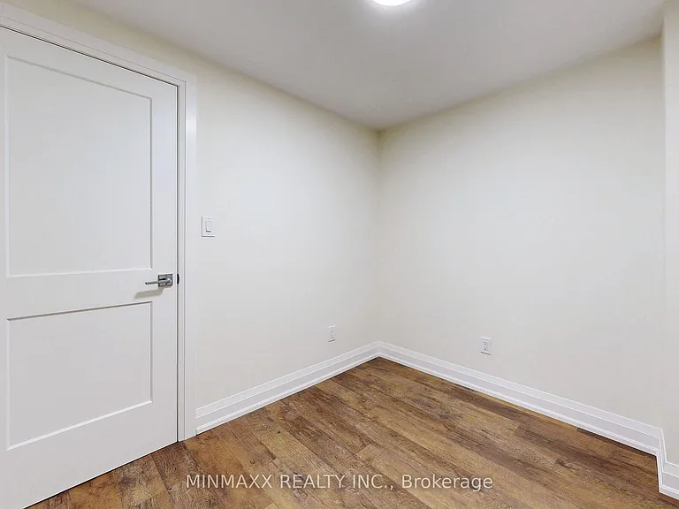 202 Forbes Ter — Photo 15