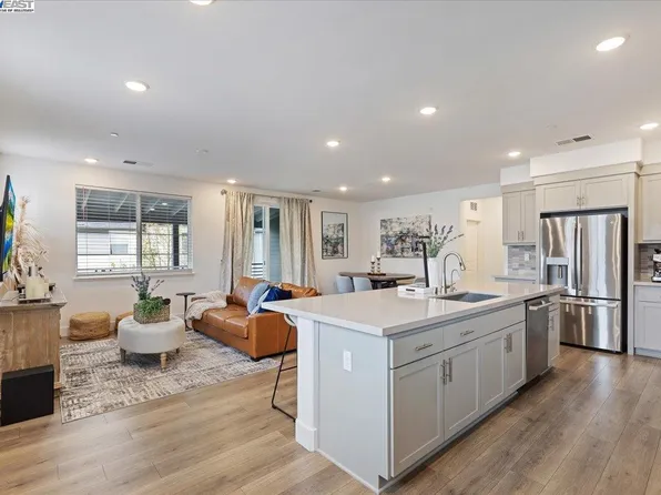 405 Line St, Hayward, CA 94544