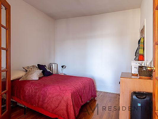 3rd image of 71 Underhill Ave #44