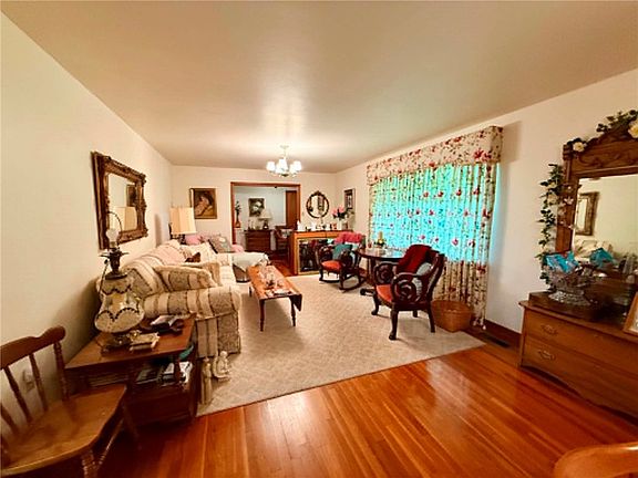 2nd image of 10034 Tillman Ln
