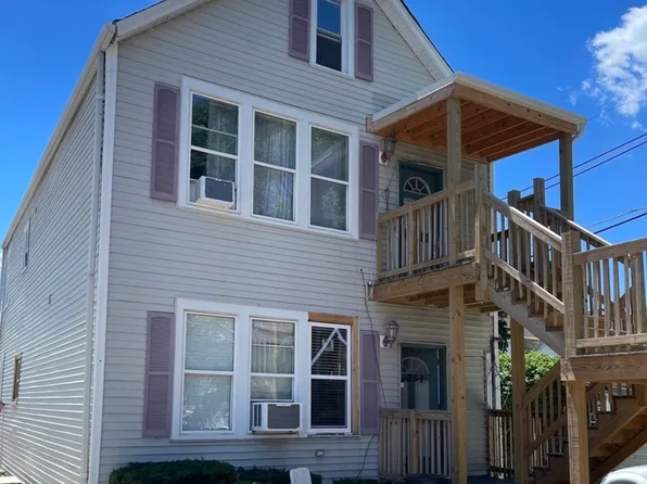 4851 W 28th St, Cicero, IL 60804