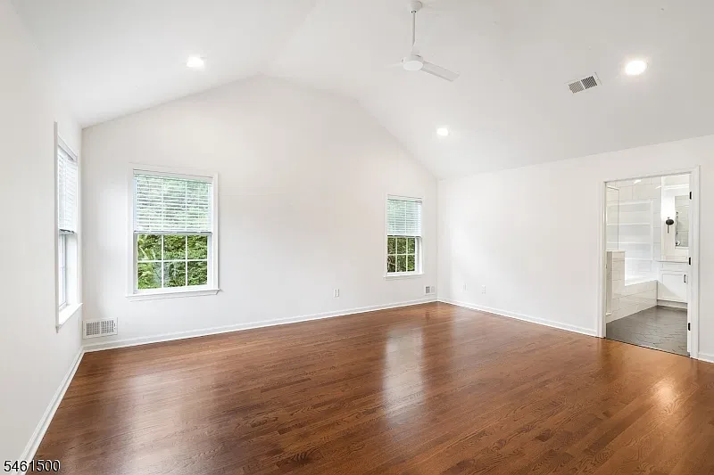 3 bed, 2.5 bath, $6,750 — Photo 2
