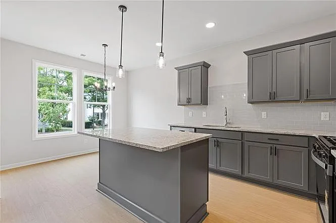 3 bed, 2.5 bath, 1800 sqft, $2,250 — Photo 4
