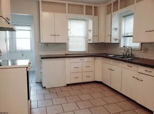 215 Division St W, Brownton, MN 55312