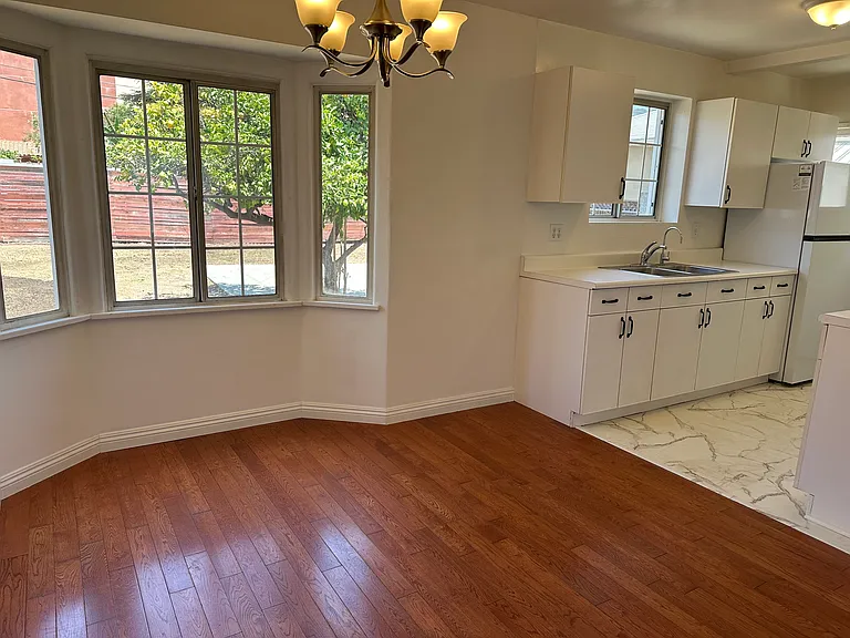 1531 Dixon St — Photo 7