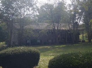 2261 Hume Rd, Lexington, KY 40516