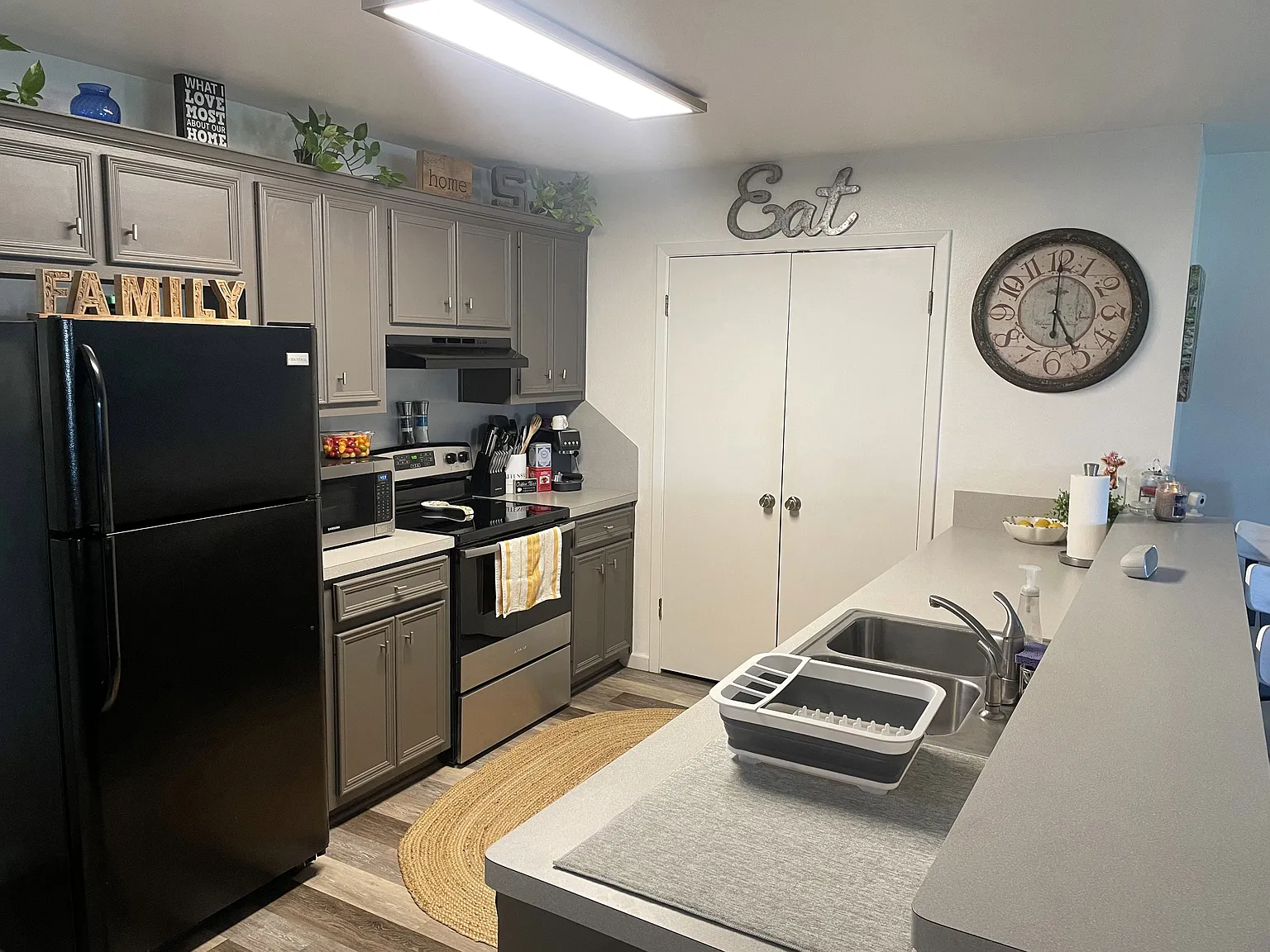 2 bed, 1090 sqft, $1,600 — Photo 3