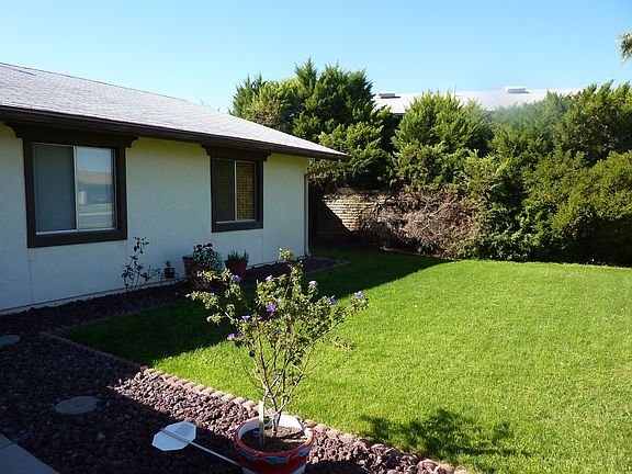 3rd image of 1045 E Carter Dr