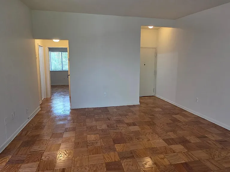 10424 Rockville Pike #402 — Photo 11