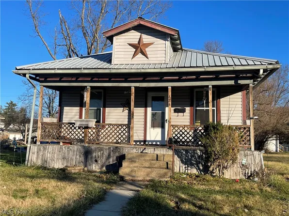 424 N 5th St, Cambridge, OH 43725