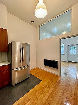4th image of 203 Wilson Ave APT 1L