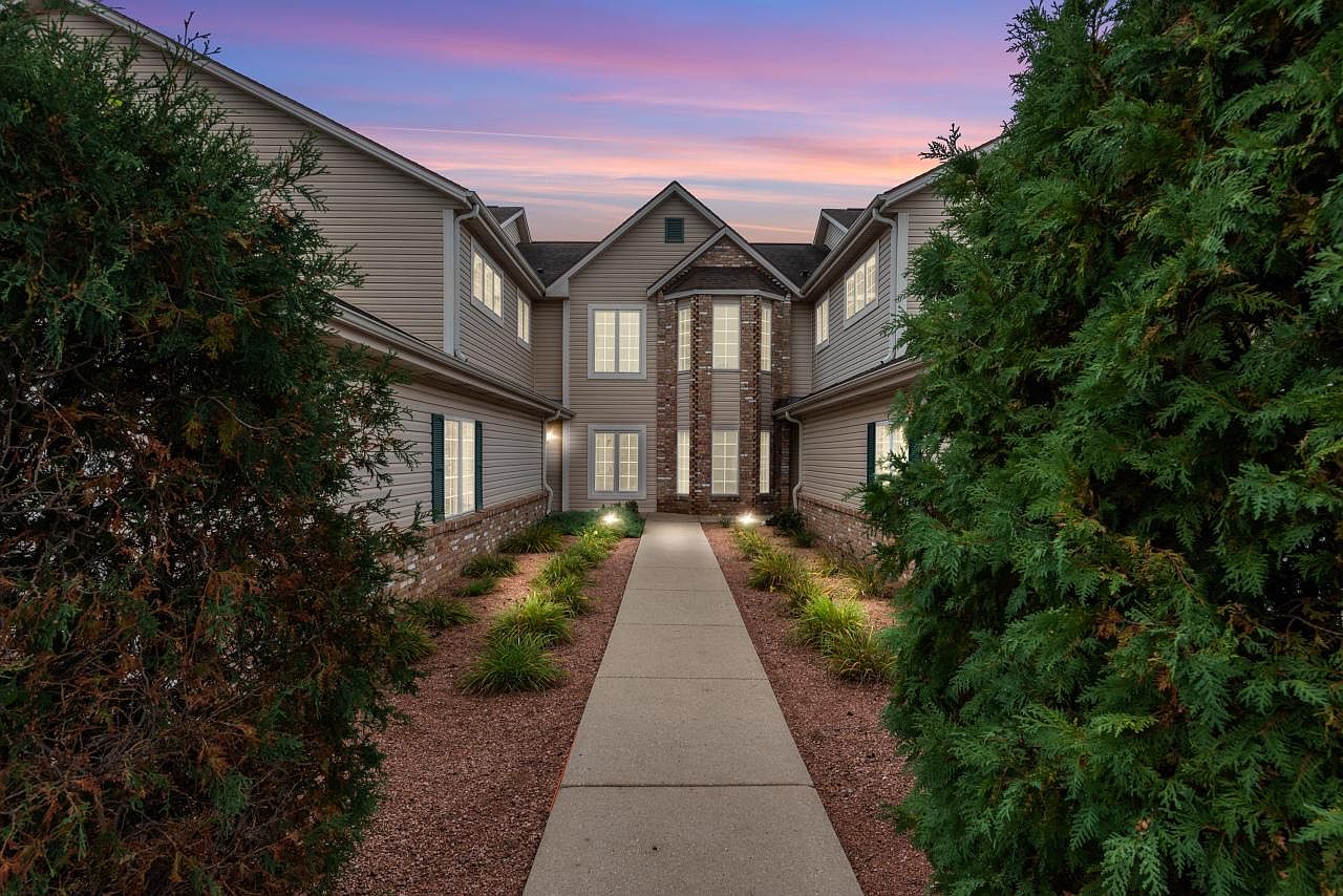 4585 South 124th STREET UNIT D, New Berlin, WI 53151 Zillow