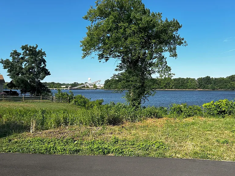 16760 River View Cir — Photo 25