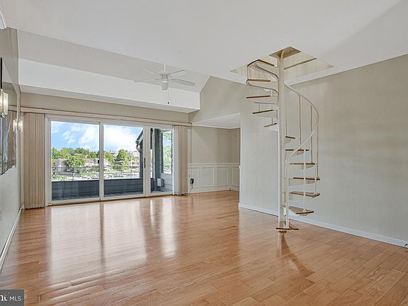 5th image of 10 President Point Dr Unit A3