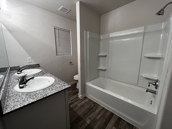 4th image of 546 Citrus St