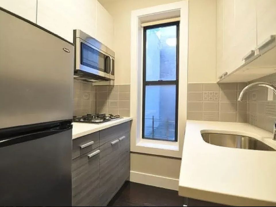 2nd image of 612 W 182nd St APT 3