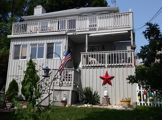 28 Bay St, Hull, MA 02045
