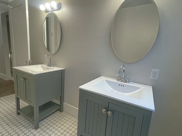 709 N I St #11 — Photo 6