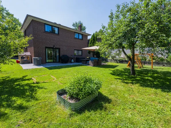 85 Bonnyview Dr, Toronto, ON M8Y 3G7