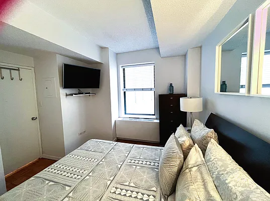 Rented by Global Realty Opportunities | media 47