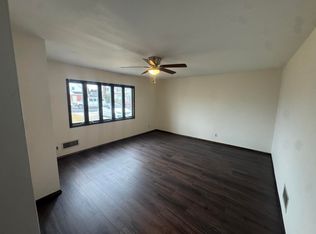 2 Gables Dr #A, Hicksville, NY 11801