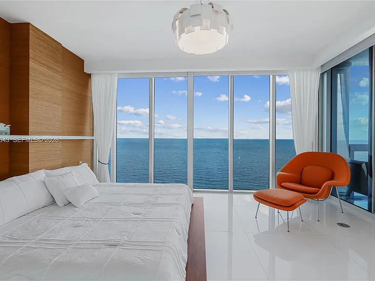6899 Collins Ave #2208 — Photo 29