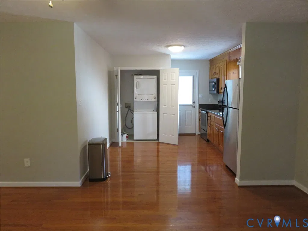 3 bed, 2.0 bath, 1040 sqft, $1,790 — Photo 4