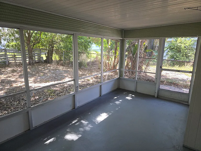 9240 Saint Regis Ln — Photo 5