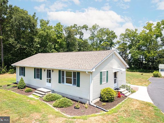 2nd image of 33605 Grovers Ln