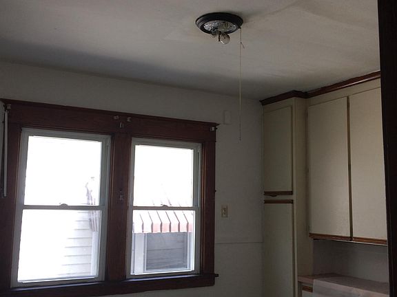 4th image of 88 Andover Ave