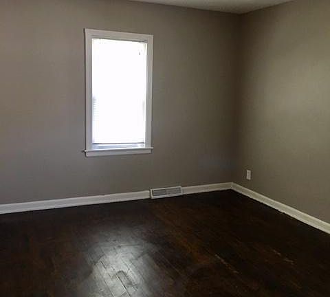 5th image of 536 S Napoleon Ave