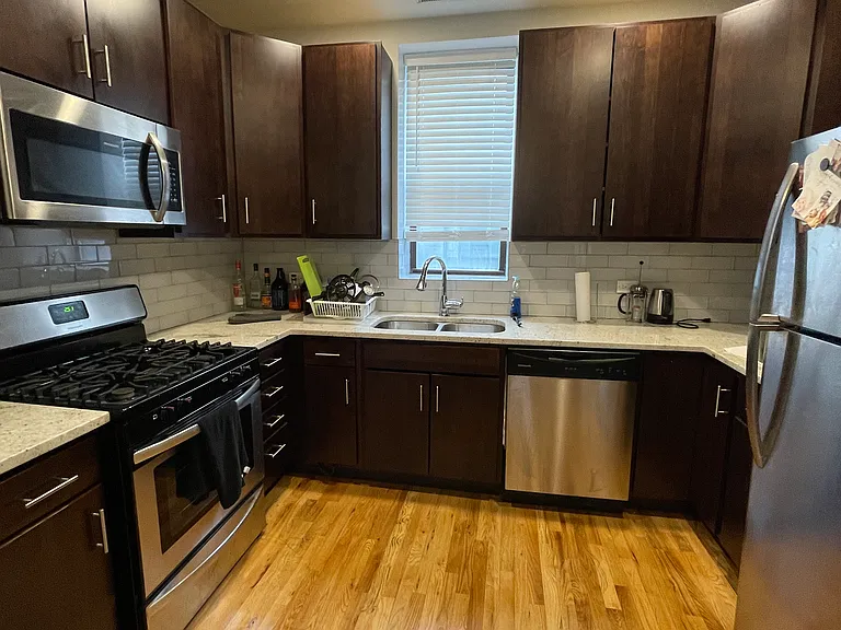 1351 W Roscoe St #2 — Photo 2
