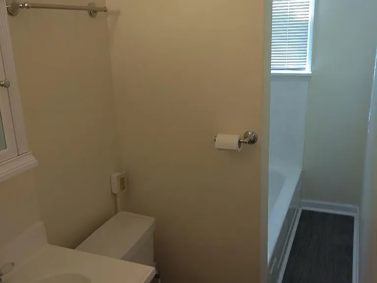 1245 Western Ave #1-R — Photo 8