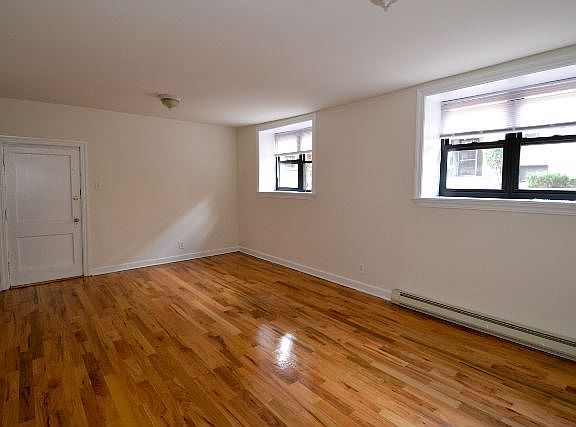 5th image of 819 W Waveland Ave #G