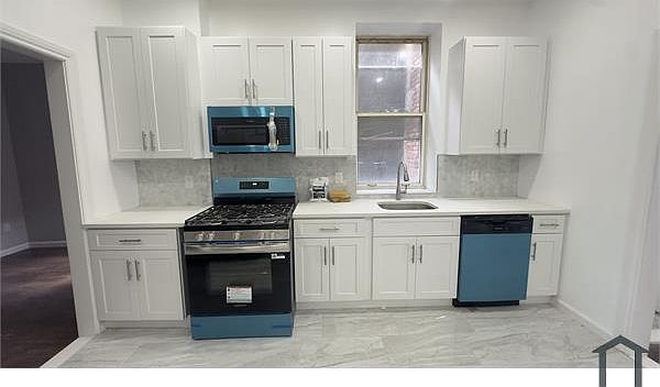 1st image of 576 Essex St #3