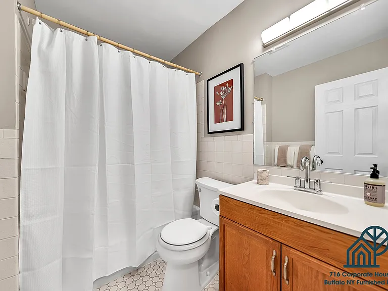 2660 Elmwood Ave #6 — Photo 5