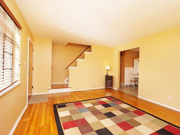 4th image of 9706 Woodmill Ln