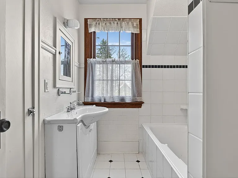 11608 Edinboro Rd NW — Photo 16
