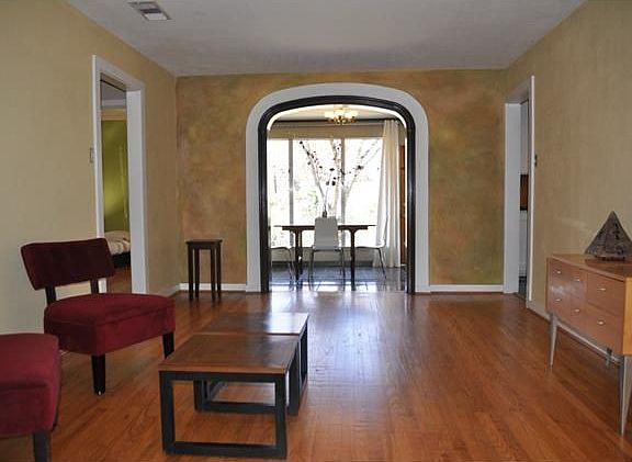 2nd image of 3349 La Verne Ave