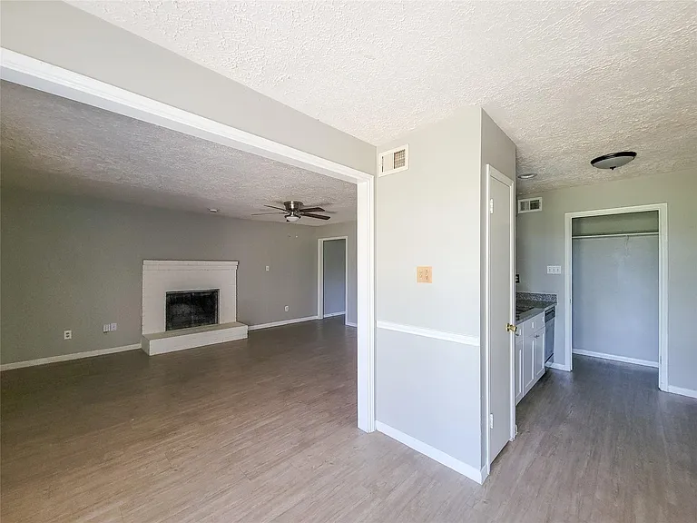 13611 Ravensway Dr #B — Photo 12