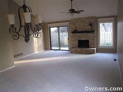 Spacious Living/Dining Room