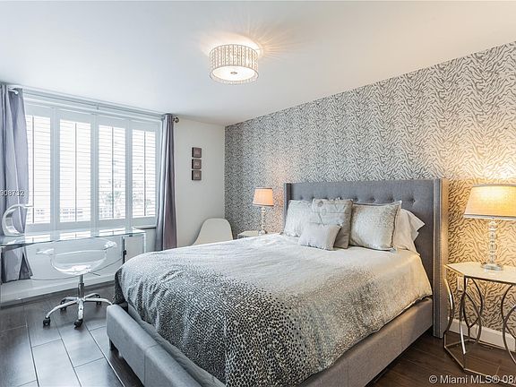 5th image of 1460 Ocean Dr APT 405