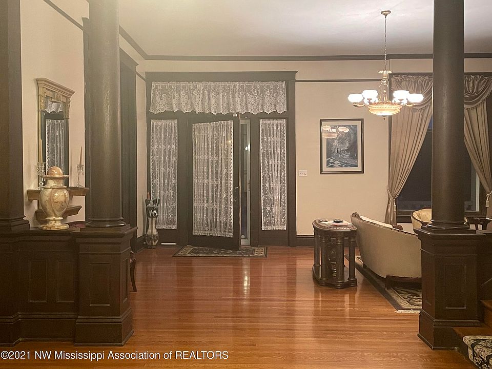 7th image of this home