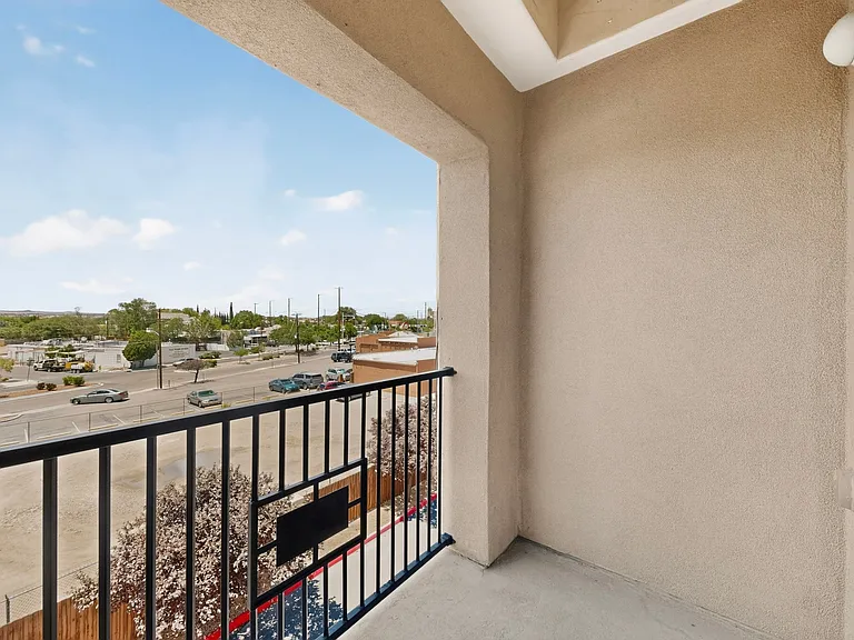 1900 Central Ave SW #203 — Photo 32