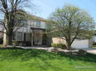 52067 Powderhorn Dr, Macomb, MI 48042
