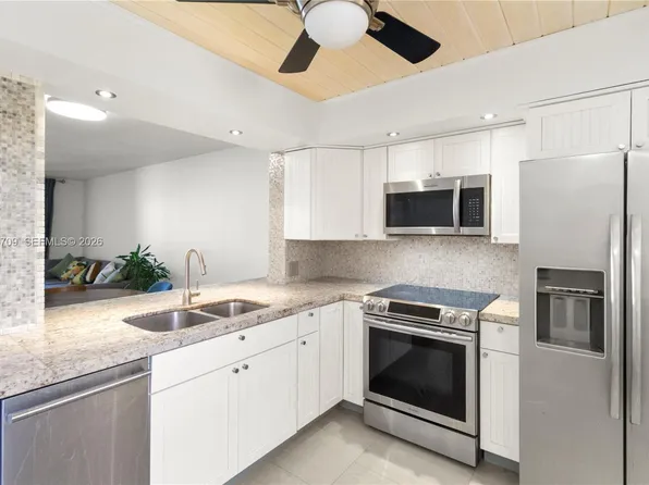 301 NE 14th Ave APT 601, Hallandale Beach, FL 33009