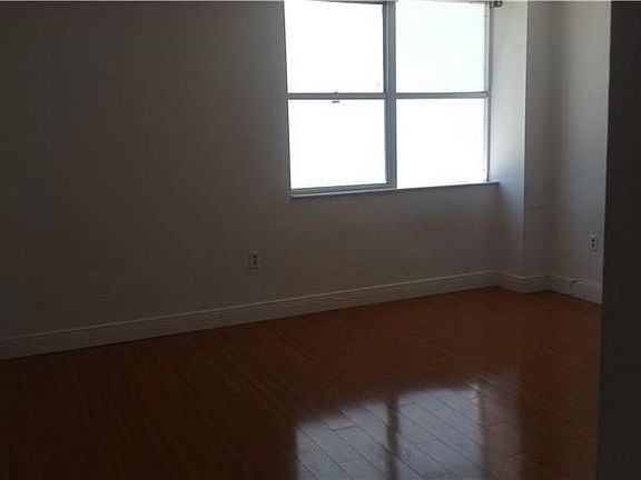 5th image of 5750 Collins Ave APT 16B