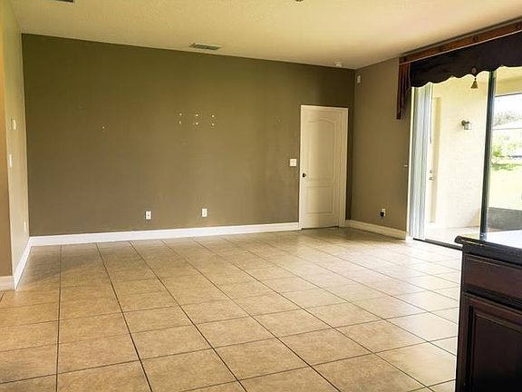 5th image of 2988 Camino Real Dr S