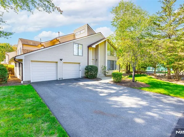 1 Bentley Dr #3, Franklin Lakes, NJ 07417